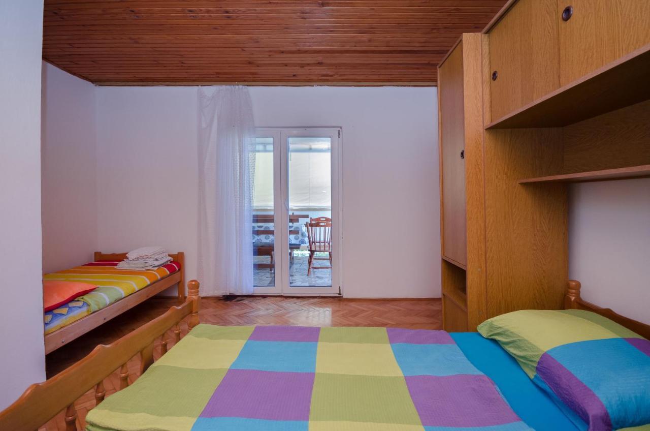 Apartments Elvira Lopar Eksteriør billede